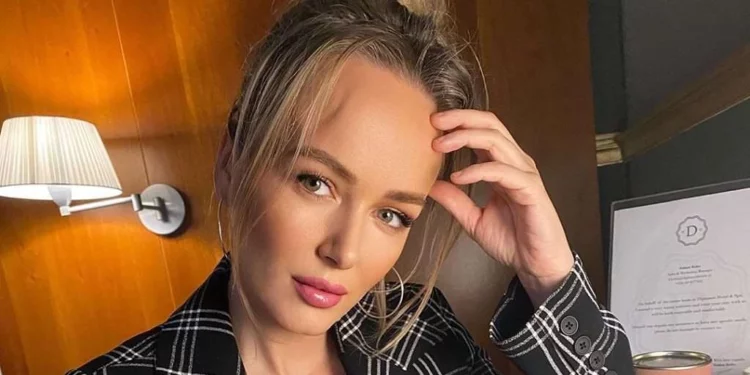 Pasi mposhti tumorin për herë të tretë, Adriana Matoshi shfaqet e lumtur krah fëmijëve