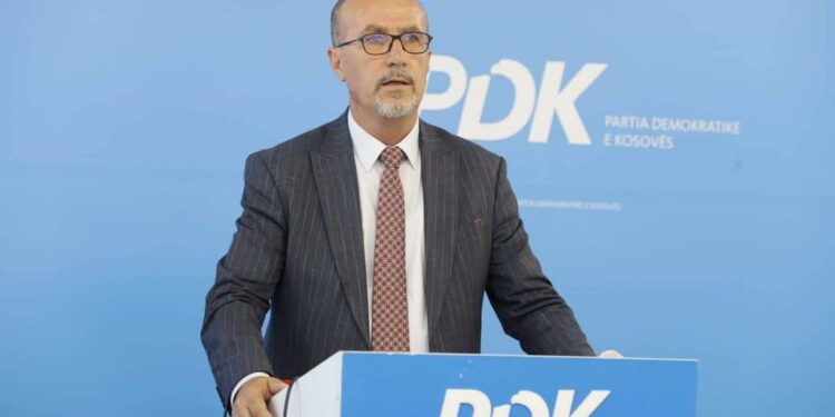 Haxhiu për Kurtin: I fali 1000 hektarë tokë për një antarësim në KiE, e gjitha jeta e tij dorëzim dhe mashtrim