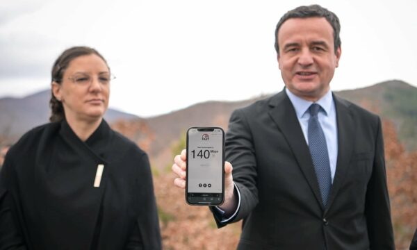 Kurti teston internetin e “Valës” në Veri dhe përmes kryesindikalistit iu çon mesazh prokurorëve: Mos ju shërbeni oligarkëve