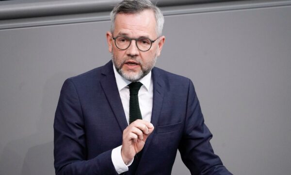 Deputeti gjerman: S’është fer që u shtuan ekstra kushte nga SHBA ndaj Kosovës për t’u anëtarësuar në KiE