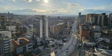 Rrihen mes vete kamarieri dhe menaxheri i një lokali në Prishtinë