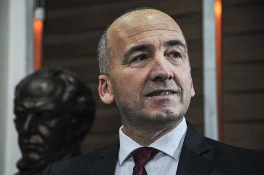 Muhaxheri i LDK-së: Albini të jep dorëheqje meqë u lodhë nga stresi, s’kemi vija të kuqe për askënd