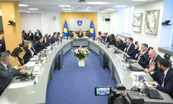 Qeveria ia jep në shfrytëzim FSK-së pronat e ish-Aeroportit të Dumoshit