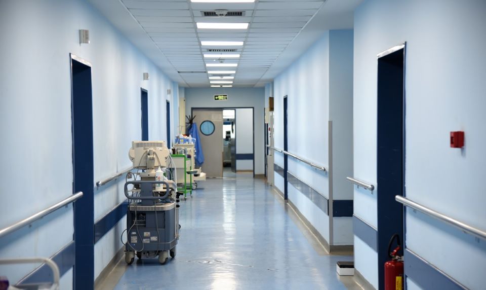 Opozita ia faturon Qeverisë dështimet në shëndetësi – Mazhoranca e lavdëron për sukseset