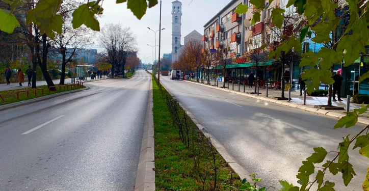 Prej sot lejohet kalimi i veturave në rrugën “Xhorxh Bush” deri te parkingu nëntokësor