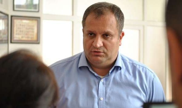 Ahmeti për pronën që iu regjistrua Manastirit: Këta që po thirren në interes publik i kanë masakru vetë pronat shoqërore