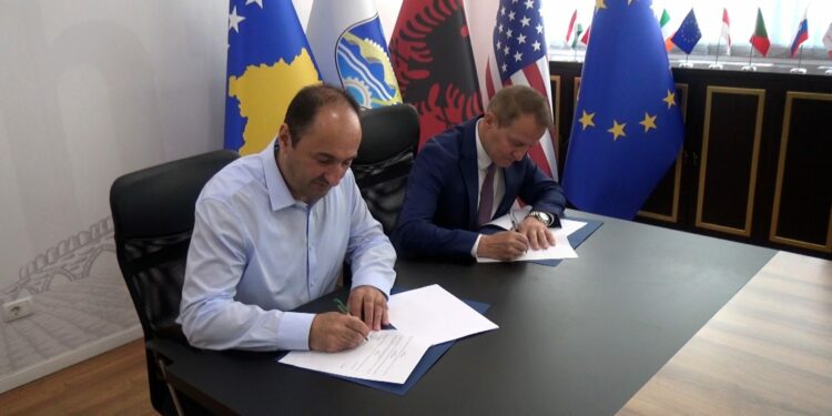 Vushtrria dhe MMPHI-ja nënshkruajnë memorandum në vlerë prej 600 mijë euro