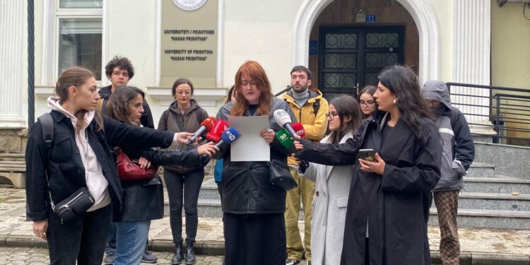 Lëvizja Feministe Studentore e quan të papranueshëm vendimin e Këshillit të Etikës: Ikje nga përgjegjësia, ne nuk ndalemi, Rezistenca është e përbashkët