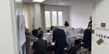 Shtatë qytetarë deri më tani votojnë në Leposaviq