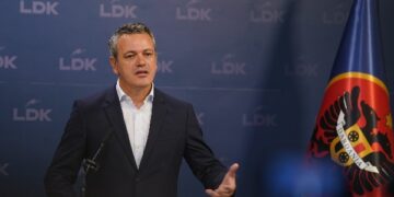 Gashi për votimin në Asamblenë Parlamentare: Kurti thoshte i ka votat e britanikëve, prej 18 votuan veç tre, njëri kundër