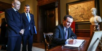 Ambasada britanike: S’ka asnjë model të Irlandës së Veriut që mund të imponohet si “zgjidhje për Kosovën”
