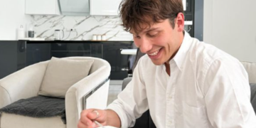 Blerando uron Bajramin: Mos harroni me hangër bakllavë