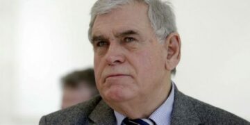 Vllasi: Perëndimi po e toleron Vuçiqin që të mos shkojë nga ana e Rusisë