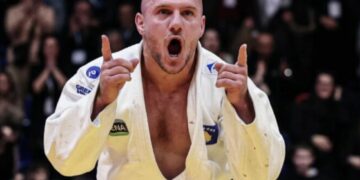 Akil Gjakova denoncohet nga gruaja e tij për dhunë