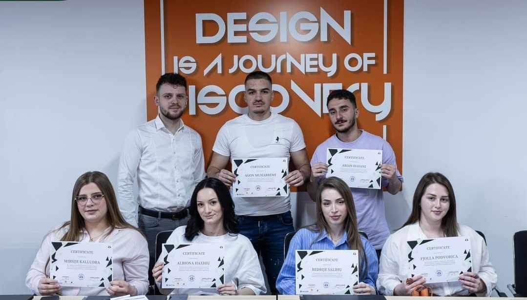 Storie suksesi: LONI DEKOR trajnon me sukses një grup studentësh- disa marrin edhe ofertë për punë në kompani