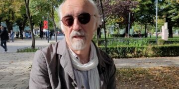 Gani Jakupi e “kryen” detyrën, e bën shenjën e famshme për të treguar se Kosova e kaloi edhe një fazë në KiE