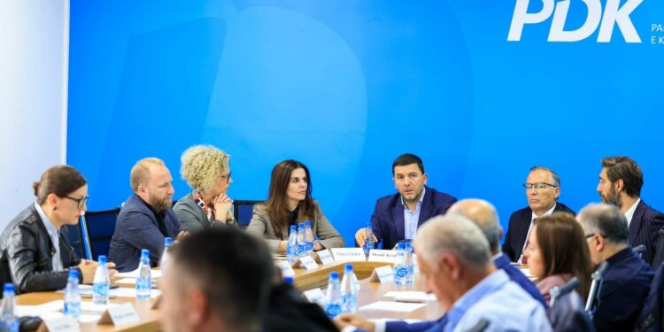 Mblidhet Kryesia e PDK-së: Kosova ka nevojë për zgjedhje të reja