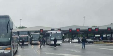 Një muaj paraburgim për kosovarin/ shtetas britanik që u arrestua në kufi, Kosova njofton QUINT’in në Serbi