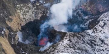 Zbulohet vullkani që nxjerr flori çdo ditëa ja ku ndodhet