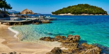 “Daily Mail” e vlerëson Shqipërinë si perlë të fshehur