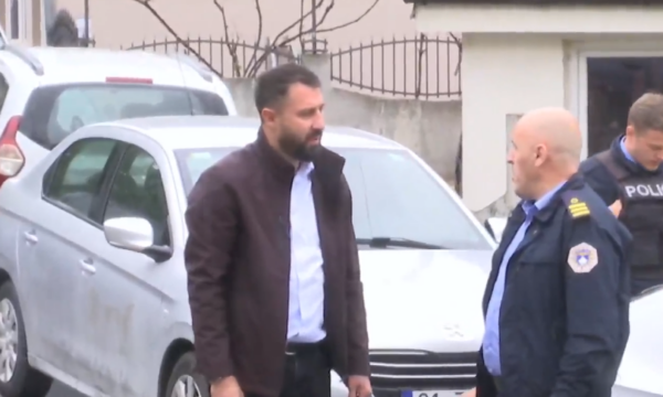 Krasniqi nga Leposaviqi: Lista Serbe dëshiron ta ketë monopolin mbi politikën e serbëve në Kosovë
