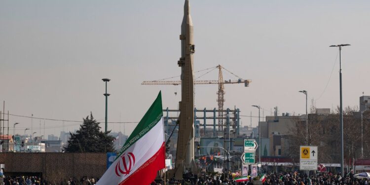 Media shtetërore e Iranit raporton edhe për sulme me raketa balistike në drejtim të Izraelit