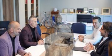 “Baci” po vjen në kryeqytet, Bekim Jashari dhe Përparim Rama diskutojnë lokacionin