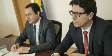 “Jeni të paaftë e të korruptuar”, “Pse po rren” – përplasje e ashpër mes Qeverisë dhe LDK’së për shifra