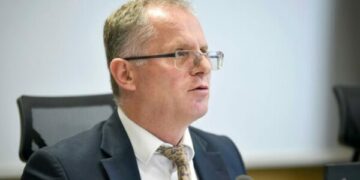 Qe tri herë në Bruksel, Bislimi insiston se s’po zhvillon takime për dinarin: Gabim në informim