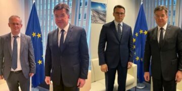 Nën tensionet e reja për bllokadën e kosovarëve, BE konfirmon se sot mbahet takimi Bislimi-Petkoviq për “dinarin”