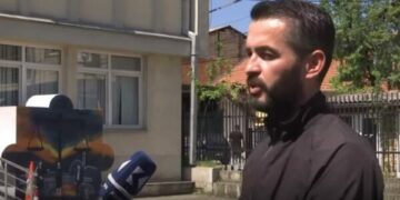 Fqinji i theu hundën 4-vjeçarit në Prizren, flet prindi i tij: E ka marr nga duart e nënës sime dhe e ka goditur