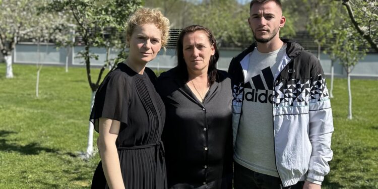 Nëna e Liridona Ademajt: S’po më besohet që nuk e kam më, kaniherë m’doket që është në Suedi