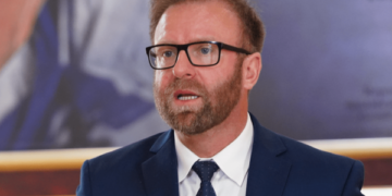 Abazi: Fokusi duhet të jetë te zgjedhjet në veri, jo të shpallet Serbia desktruktive – ashtu siç edhe është