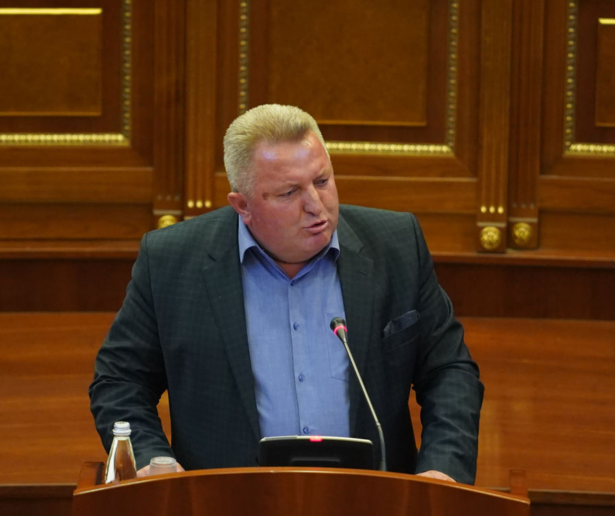 Deklaratat për luftë/ Berisha: Një Qeveri e përgjegjshme nuk bën deklarata të tilla, sulmi ndaj Kosovës do të thotë sulm ndaj NATO-s
