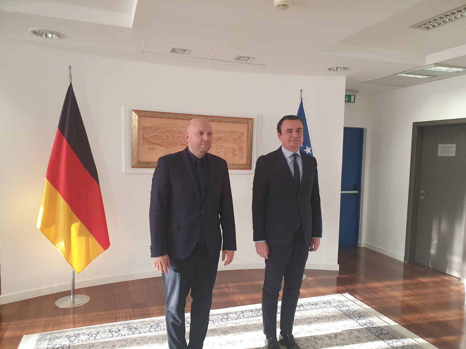 Emisari gjerman në Kosovë, takon Osmanin, Kurtin, Listën Srpska dhe shoqërinë civile
