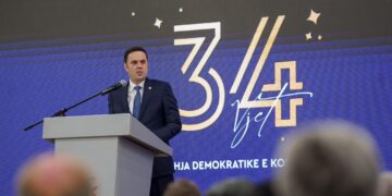 LDK mblidhet për 34 vjetorin në Gjakovë, Abdixhiku: I lumtur me punën dhe vitalitetin e secilës degë