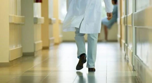 Alarmante/Rreth 300 mjekë e infermierë besohet se janë larguar nga Kosova në 3 muajt e parë të këtij viti