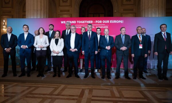 Kurti në Bukuresht thirrje socialistëve evropianë ta mbështesin Kosovën për anëtarësim në KiE