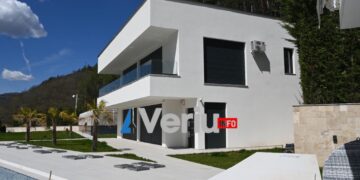 Veriu.info siguron pamje ekskluzive nga villa e Milan Radojçiq në Ujman (foto)