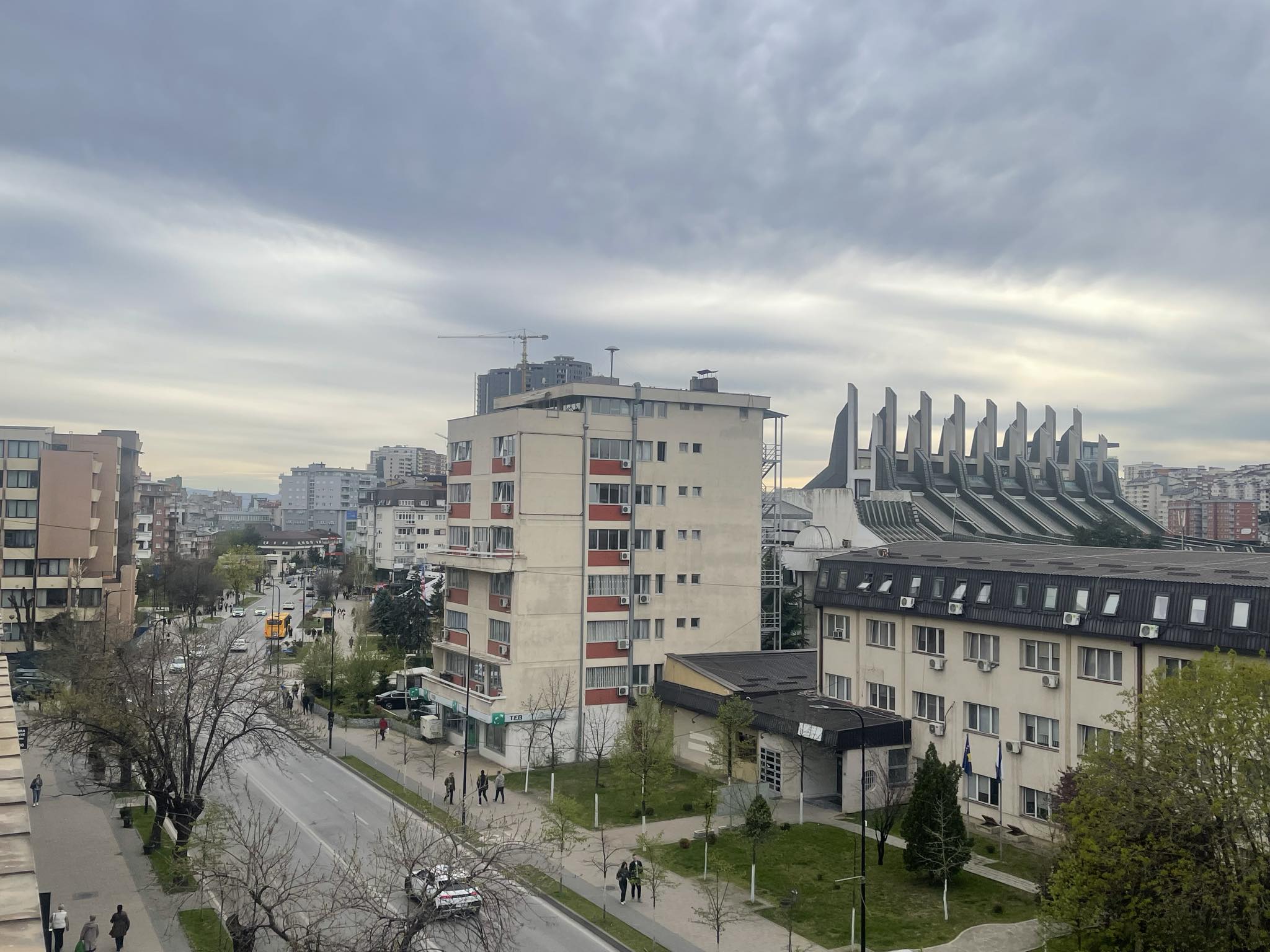 Qe mbi 31 orë pa rrymë 10 mijë konsumatorë në Prishtinë