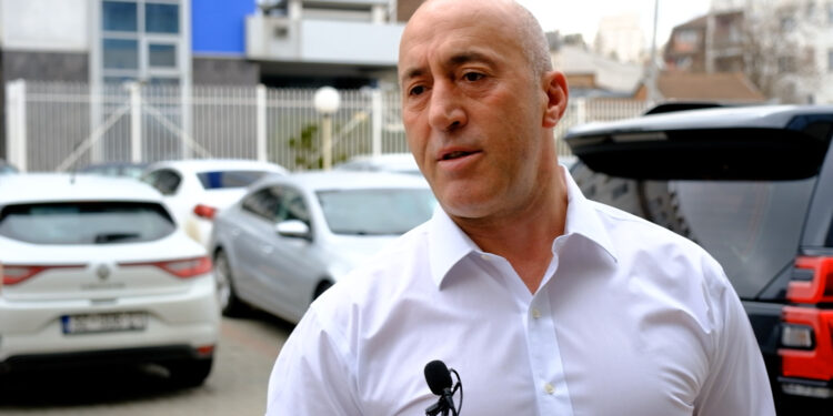Haradinaj: Kurti mashtroi se do të lirohet vaji, sheqeri, buka e rryma- Kosova u bë vend më i varfër me njerëz që ikin përditë