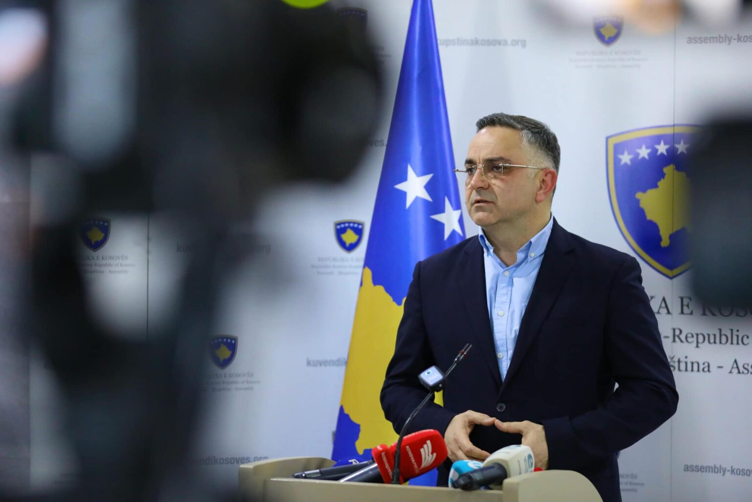 Tahiri: Kërkojmë debat për dështimet e qeverisjes Kurti, referendumi shpërfaqi ndikimin e Vuçiqit te serbët