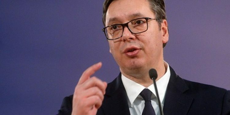 Vuçiq i drejtohet serbëve, flet për situatën në Kosovë dhe rezolutën për Srebrenicë