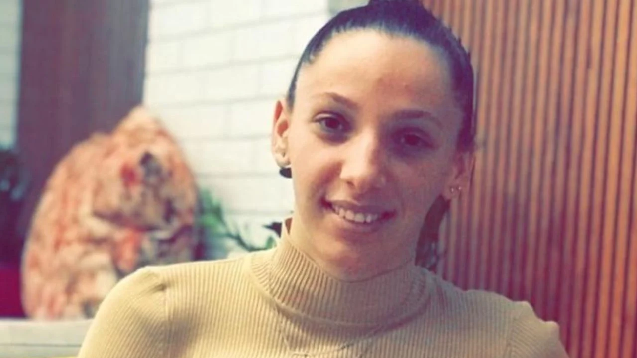 Vr*u veten me armën e shërbimit, policja 21-vjeçare Aldorjana Loshi jetonte vetëm në banesë
