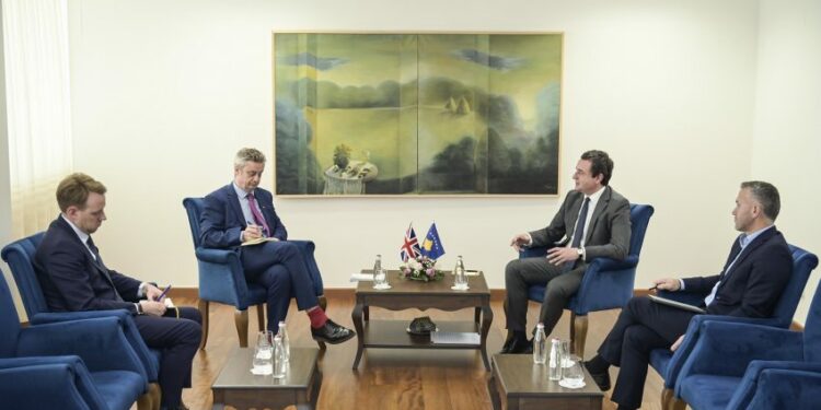Kurti takoi Ambasadorin e Mbretërisë së Bashkuar, Jonathan Hargreaves