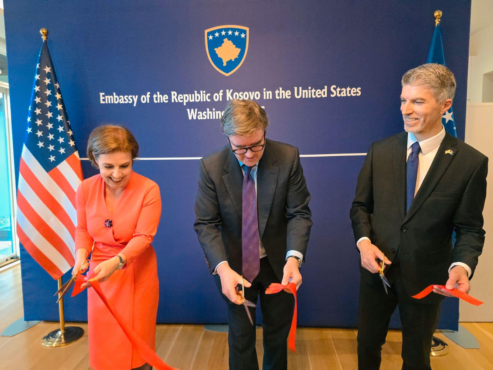 Inaugurimi i Ambasadës në Uashington, merr pjesë edhe O’Brien: Zemra e Albright do të shpërthente nga gëzimi