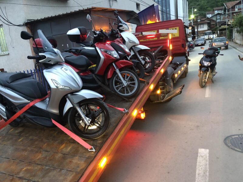 Policia me plan operativ, sekuestron 19 motoçikleta në Pejë, gjoba për kundërvajtësit