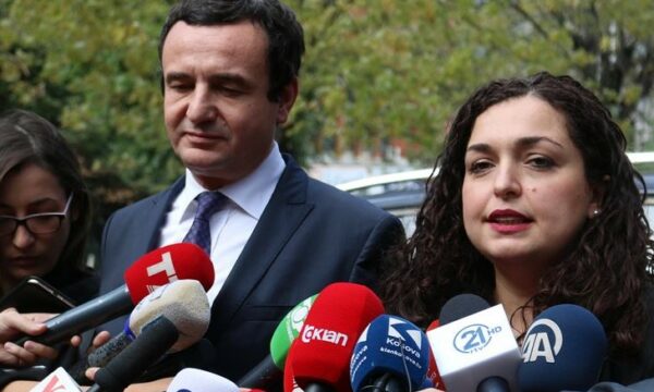 Raporti negativ për lirinë e medias në Kosovë, Qeveria gjen arsyetime, Presidentja zgjedh të flasë për lajmet e rreme