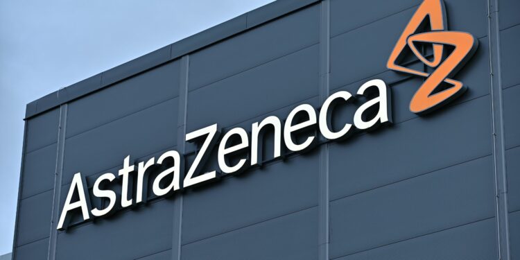 AstraZeneca tërheq vaksinën kundër Covid-19 në mbarë botën