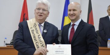 Deputeti gjerman shpallet “Qytetar Nderi” i Shtimes